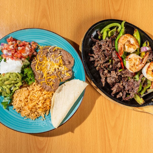 Sizzlin Fajitas Combo.